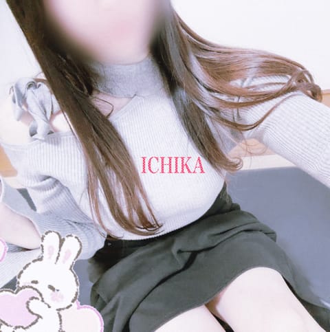 たまにお客様から
「面白い」と言われてしまいます🤭笑
波長の合う方とはお会いしてすぐ漫才かのような会話をすることも…🗯💗