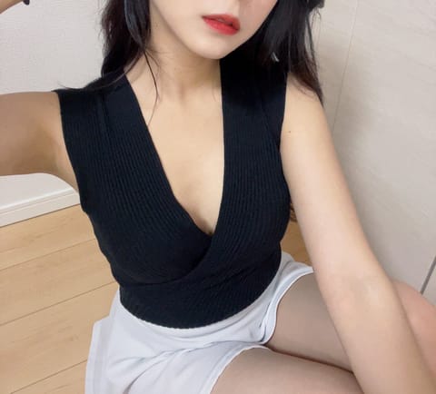 本日17-22:30まで出勤してます💖

今日も1番手ご予約頂きましたので、次ご案内出来るのが19時以降になりますが、お