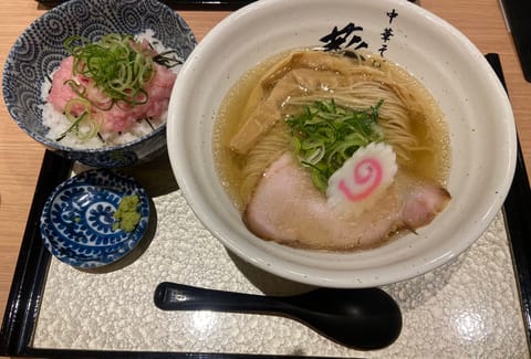はじめまして様、本指様方早くからご予約ありがとうございました🥹❤️

旅行✈️関係の話をしたり久々にお会い出来たりまたス