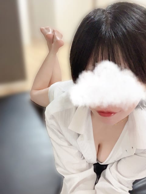 2月23日富士山の日🗻
富士店出勤しました😽

天気は安定しないけど急に暖かくなりましたね☺️
でも花粉がひどくなってき