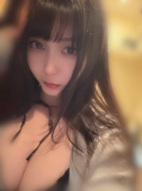 3/21(土)12:00-20:00

本日もロングでおります⭐️

昨日Live DVDを観てたら
寝るのが遅くなった
