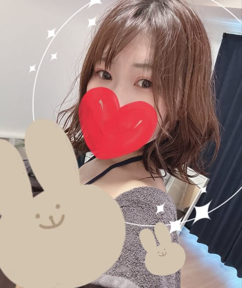 出勤しました♡
今日は曇りですね☁️
吹き飛ばすくらい
明るくハッピーな気分になりましょ笑

お誘いお待ちしてます😘