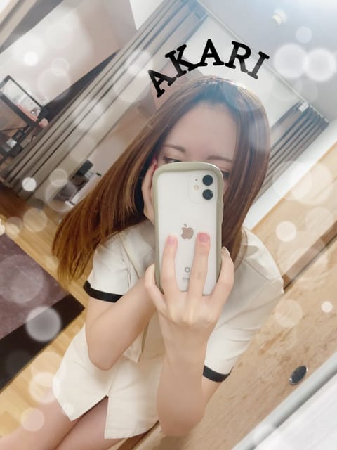 こんばんは🌛

本日22:00まで出勤してます🎶

ご予約お待ちしております🤍