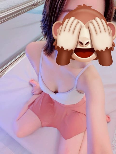 あやのです🐈‍⬛
本日21時〜お部屋います🏡
　
先頭のはじめてのお兄様ありがとうございました😻💕
東京トークしてるとめ