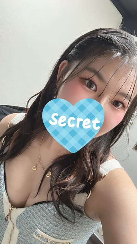 かのんです·͜·ᰔᩚ

またまたご予約ありがとうございます·͜·ᰔᩚ

台風🌀で天気はいまいちだけど

かのんは準備万端