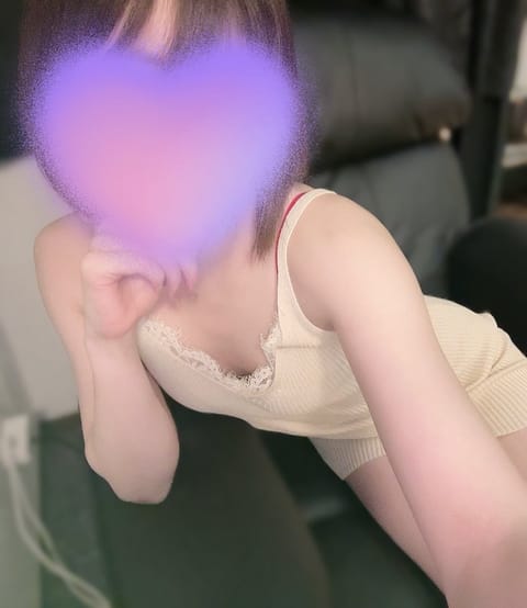 18:00-24:00出勤です🌙
お問い合わせお待ちしております！