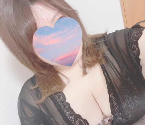 出勤予定🐟
2日(火)20時半ｰ3時
3日(水)11時-20時
6日(土)22時半ｰ3時

GW一緒に過ごしてくれる方、