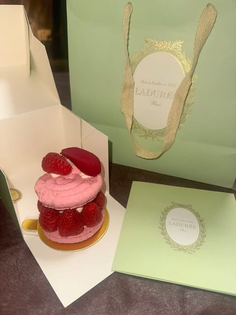 本日も来てくださった方々、ありがとうございました🙏☺
オシャレなケーキ貰っちゃいました🍰💕

最近太ってきて痩せたいと思
