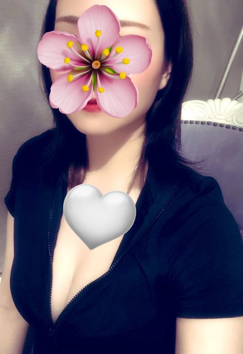 こんにちは〜☺️❣️
先週出勤時仕事場の近くまできてたのに急用ができてしまって出勤できませんでした🙇‍♀️申し訳ありませ