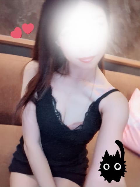 無事出勤しましたです(՞ . .՞)♡今日からいっぱい施術したいなぁあ🪇わたし、マッサージ上手だから体感しに来てね💆‍♀