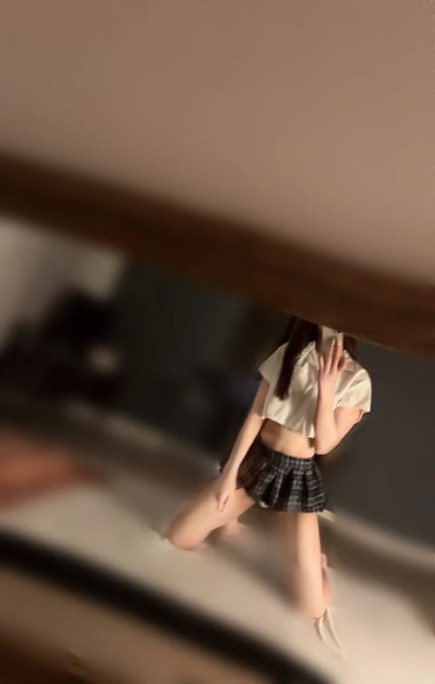 本日急遽蒲田出勤してます！

暑くて喉カラカラ🥺

今日は海の日🩵
私は海だーいすき🥺🫶🫶🫶🫶

ボーッと海見てる時間が