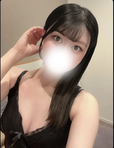 12:00~20:00で出勤してます✨️✨️
とっても涼しくて過ごしやすい気温で嬉しい！
明日からシルバーウィークの