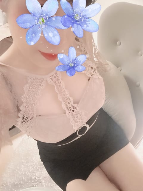 3連休いかがお過ごしですか？夏木はのんびり過ごさせていただいてます😊

来週のシフトです❣️
🍎18日(土)18〜25時