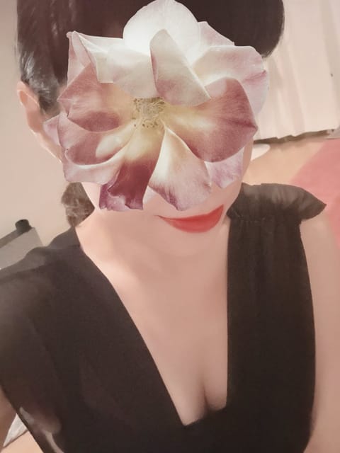 急に寒くなりましたが、皆様体調崩したりしてませんか？

来週のシフトでました❣️
10/30(木) 20〜24時　荻窪北