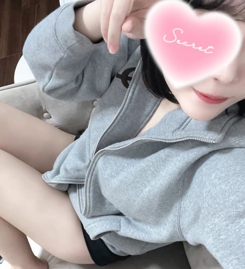 こんばんは🌙
本日急遽23時🕚から朝まで出勤してます‼️

W杯🏆も終わったので寝不足の方、お身体癒しにお越しくださいね