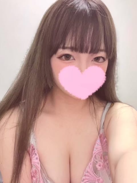 初めまして💞

今日からパンダ🐼とストロベリーパフェ🍓でお世話になるもえです💞💞

たくさん癒しを届けられるように頑張り