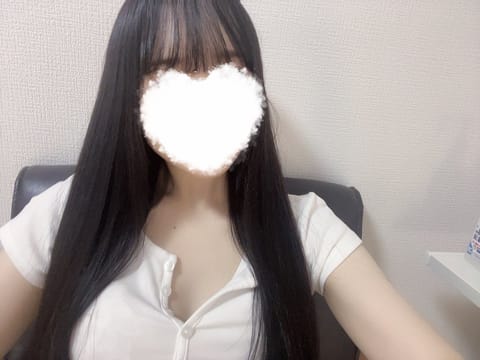 本日18時から代々木ルームにいます！
会いに来てくれたら嬉しいです🙌✨
ご予約お待ちしております♥