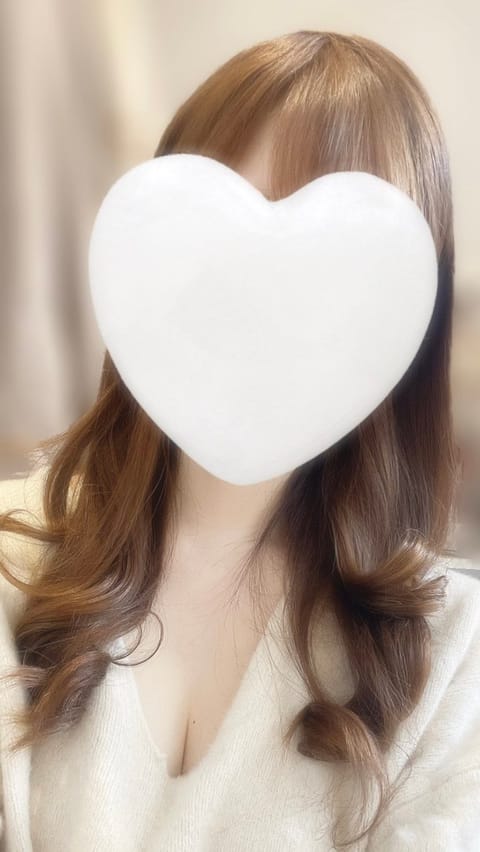 出勤しました！渋谷13-19時です꒰ᐢ⸝⸝•༝•⸝⸝ᐢ꒱
14:45〜ご予約空いてます🫧