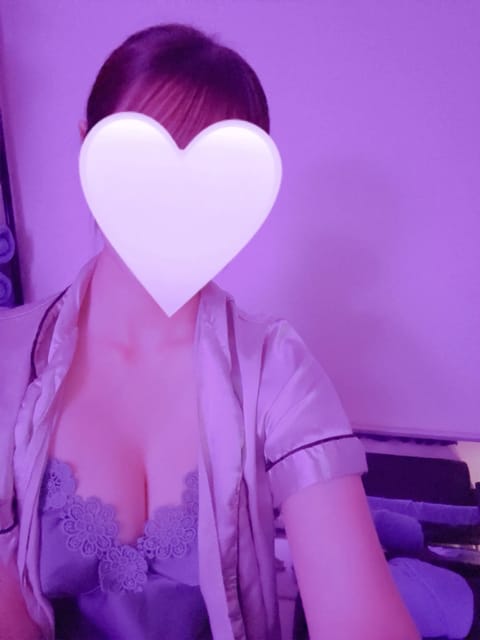 本日🍑20:00-26:00🍑
この後20:00から出勤します！
ご予約お待ちしております❣️