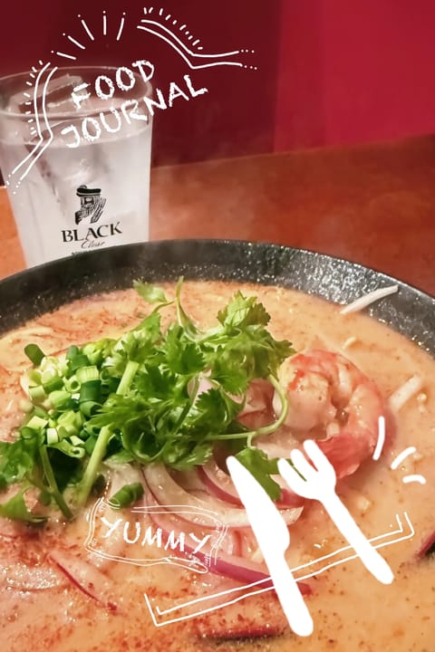 暑い日に食べるトムヤムクン、
酸っぱ辛いスープが
身体中に沁み渡ります💞🥢

明日の出勤に向けてのエネルギーチャージ
し
