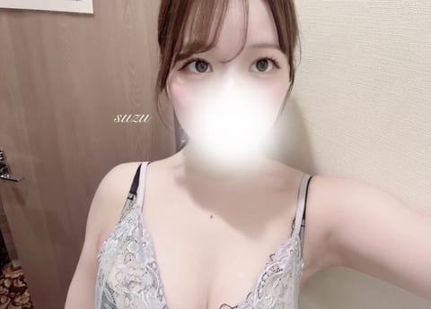 昨日は夜遅くにありがとうございました🎀

明日12:00〜20:00出勤します！

おまちしてます😺✨