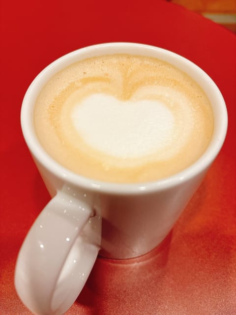 20時から中野ルームにいます⭐️

カフェの甘い飲み物でまったりするのが好きです☕️
どこのカフェラテが当ててください😊