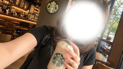 こんばんは🌙

みなさんお盆は
どうお過ごしですか？

明日20:00〜ラストまで
出勤です🌼

夜の出勤久しぶりに
な
