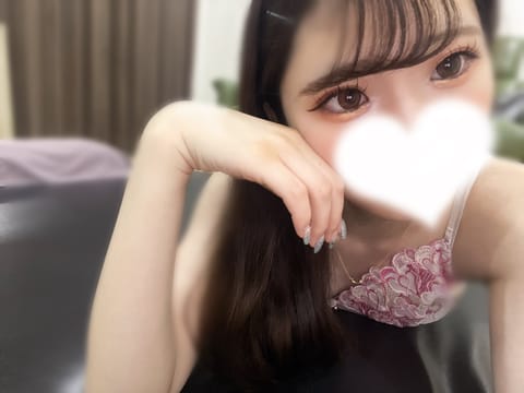 本日も11:00~18:00で府中にいます！♡
スタートからご予約ありがとうございます😳❣️🈳12:20~です！お待ちし