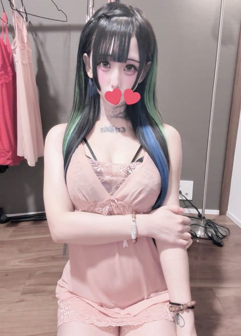 ひよこさんいま〜す^ .  . ^
週が始まったばかりで気持ちはドンヨリですがひよこに癒されに来てください(。-∀-)ﾆ