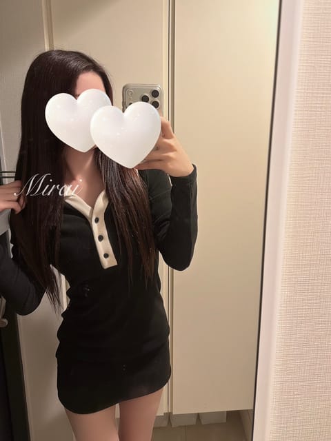 日傘デビューした⛱️ぽっかぽか⛱️

本日も関内でお待ちしてます♡
⏰14:00〜23:00⏰

かき氷食べたくて夏先取