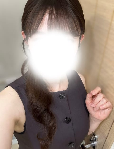 こんばんは🌃
体弱弱芸人の里中です。
体調を崩してしまい今週はお部屋に入れなくなってしまいました😷

衣装を新調しようと