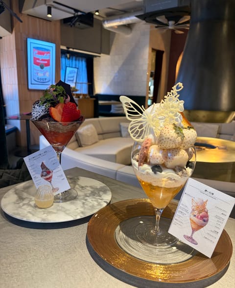 休日にかわいいパフェ🥨💕

今週のスケジュール公開されているので、
タイミング合う方ぜひ会いに来てください♡
