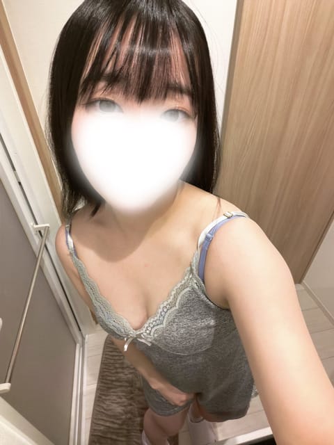 おはようございます☀️
本日 12:00~20:00 📍赤羽います！

ご予約お待ちしてます！！！！
昨日はうどん2玉食