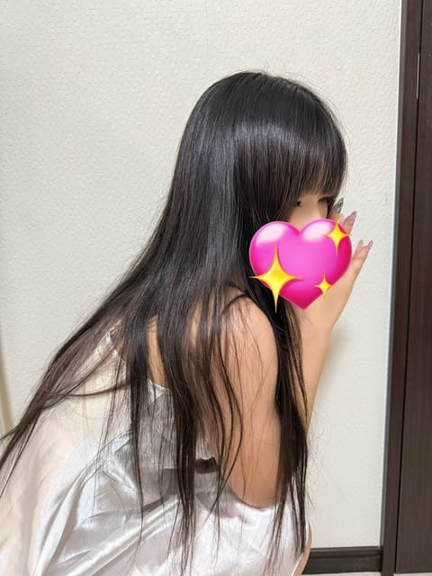 DMで今日空いてますかの連絡くれるの嬉しいのですが、基本DMでは予約取れません🥲

お店に連絡もらえたら嬉しいです🥰