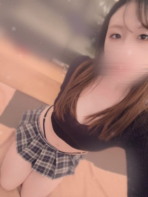 昨日もありがとうございました♡

またまた急ではありますが
明日 20日(土) 13:00~19:00 
で出勤する事に