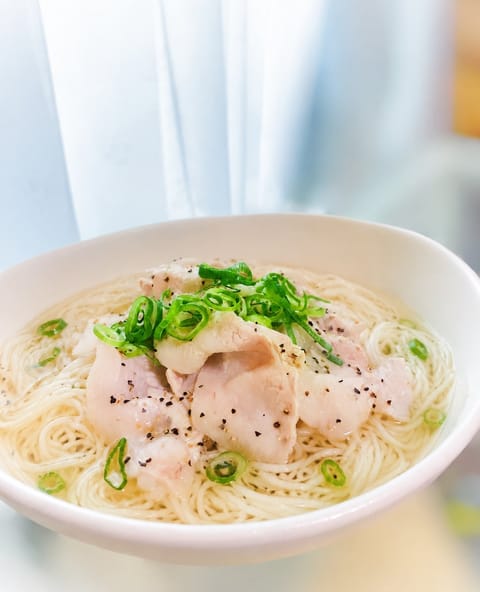 .
朝から豚バラ塩そーめんでした☀️𓈒𓂂𓏸
素麺だいすきなので色々とアレンジして
かなりの頻度で食べてるようなな🐷♡ 
