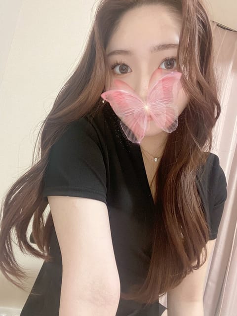 皆さんはじめまして💖明日22日よりスパディオーサ【@SPA_Diosa 】に入店することになりました島田あいらです🤍

