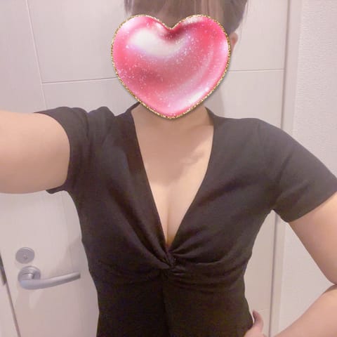 こちらが出勤日です⬇️💌

18日13:00~19:00
21日13:00~20:00

まってるよ(✋・ω・´　)♡
