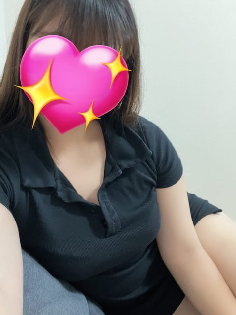 こんばんは😊🌙* :ﾟ

出勤しています🙋🏻‍♀️💕
今週は今日のみ出勤です🥲🥲

よかったら会いに来てください🥺🩷
岡