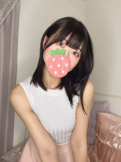 6月4日（木）15時〜18時
出勤いたします🐈‍⬛

短い時間ですがご予約お待ちしております🌸