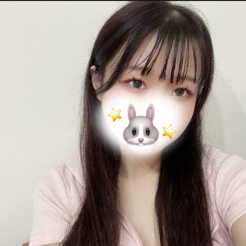 本日3/27 14時〜20時　代々木・新宿ルームいます！
あたたかくて最近お散歩よくしてる🌸
今日は早めの時間です！お時