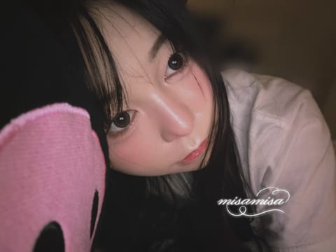 お久しぶりです♪

本日いますよーん🎀

添い寝感、、？？？