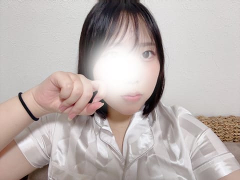 本日【13:00~20:00】📍成増
🈳15:30~です！

今日は涼しめでご機嫌💕
8月も娯楽を忘れず癒されに来てくだ