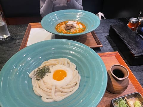 私うどんがだいすきで流行ってたのいつなのかすらわからないけどずっと行ってみたかったつるとんたんに初めて行ってきましたおい