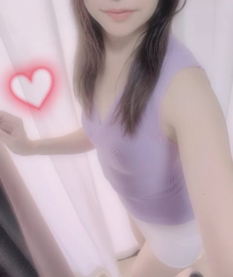 おはようございます☺️
8月ももうすぐ終わりですね☀️
夏のお疲れなどぜひ癒しに来てください💕

明日(日)は12時〜1
