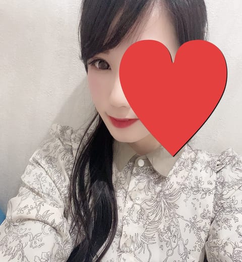 お久しぶりでございます

最近は朝晩まだ冷えるのに
日中は薄手の春服ですら暑くなってきましたな🤨

ダサT集めるのが趣味