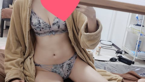おはようございます(⋆ᴗ͈ˬᴗ͈)”
本日出勤してます！
今日は川越にいるので会いに来てねσ̴̶̷̤ . σ̴̶̷̤ ♡