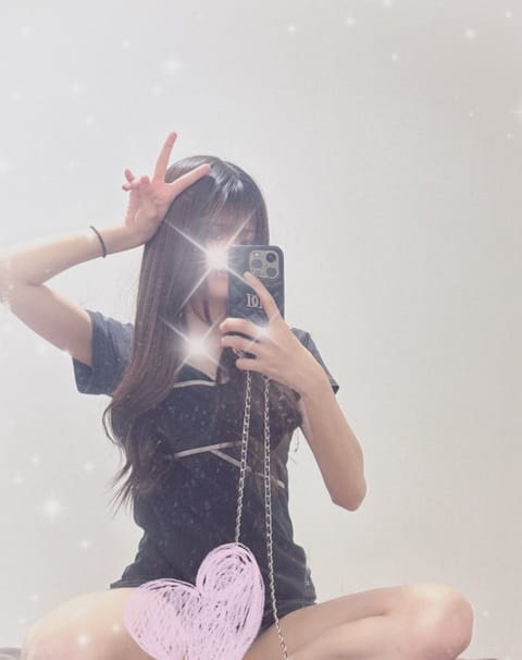１ヶ月ぶりに静岡で出勤してます💕
本日15〜3時まで受付してます✨✨
夜はまだ肌寒いけど、会えるの楽しみにしてます☺️来