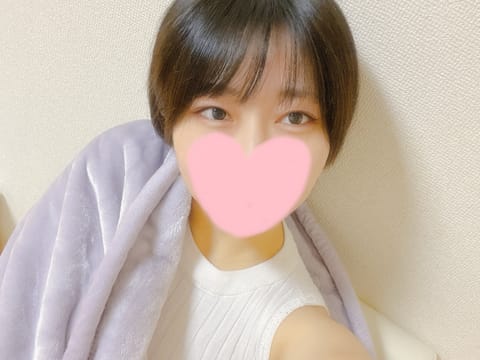 本日10:00〜23:00で出勤してます！
よろしくお願いしまーす🥰