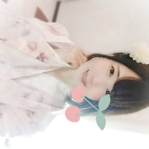 耳を澄ますと
様々な夏の音色

早朝の雉鳩の鳴き声

何処かのお宅の
風鈴の音色

エネルギッシュな蝉達の合唱

夜空に